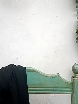 ConeNella online show from December 21, 2024, 5:29 pm