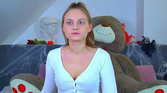 Snapshot of MelissaMelrey chatting on November 3, 2025, 10:27 am MelissaMelrey online show from November 3, 2025, 10:27 am