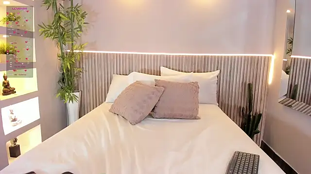 EmmilyCollson online show from October 12, 2025, 12:48 pm