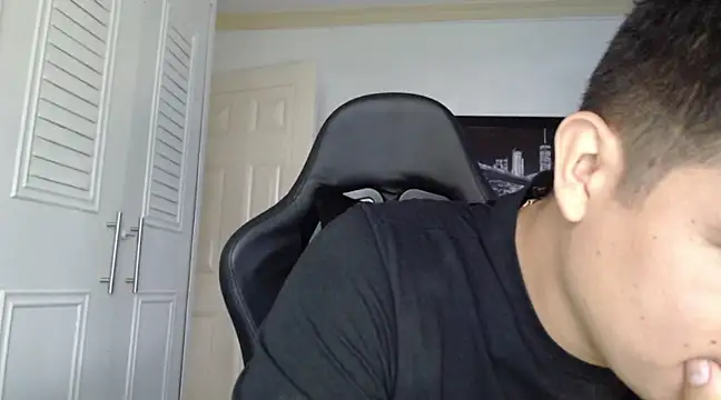 Plug Control online show from February 13, 2025, 2:09 pm