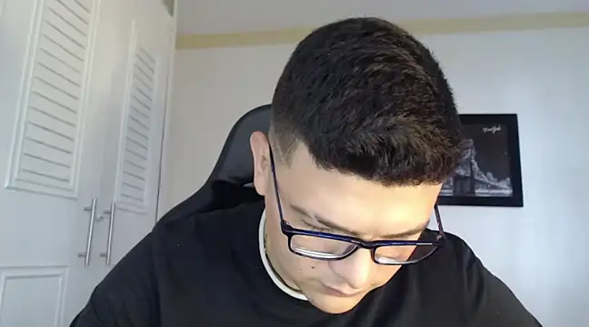 Plug Control online show from February 15, 2025, 6:12 pm