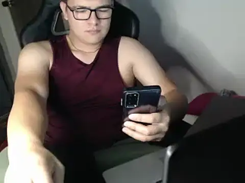 Plug Control online show from March 18, 2025, 4:26 am