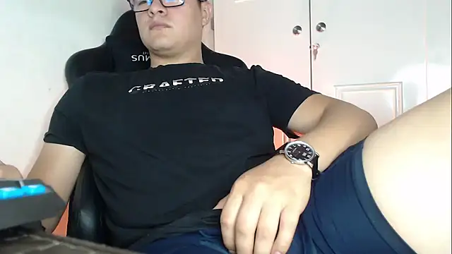 Plug Control online show from September 18, 2025, 3:30 am