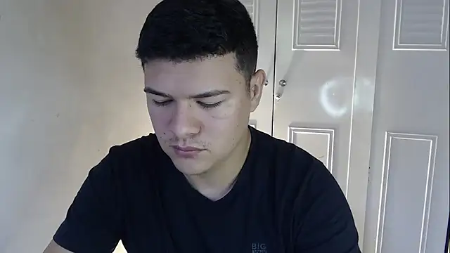 Plug Control online show from September 30, 2025, 7:19 pm