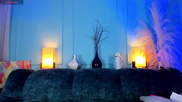 Courtney gonet online show from October 18, 2025, 1:12 pm