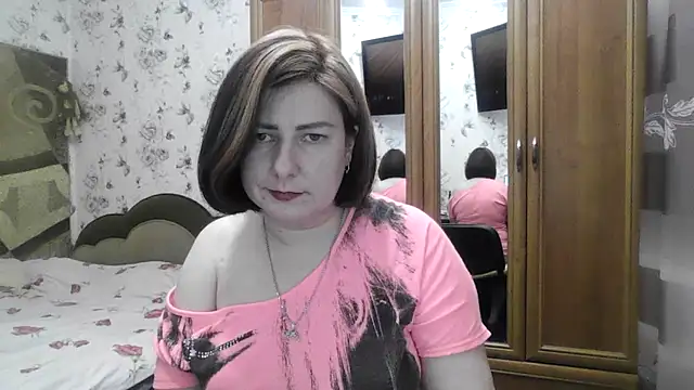 SophieNightAh online show from November 25, 2025, 5:46 pm