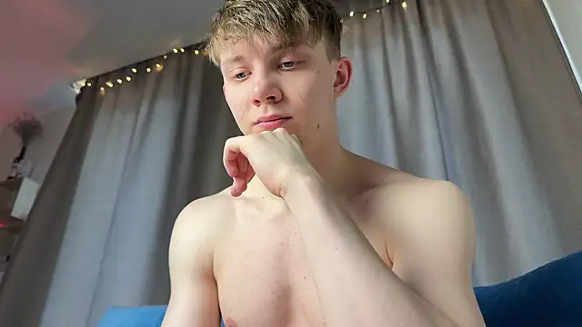 Snapshot of David_Keler chatting on March 19, 2025, 10:11 am David Keler online show from March 19, 2025, 10:11 am