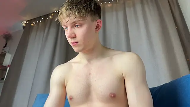 Snapshot of David_Keler chatting on March 21, 2025, 10:50 am David Keler online show from March 21, 2025, 10:50 am