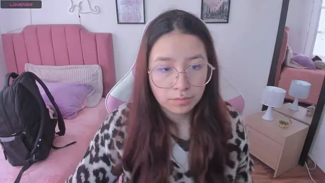 Amy joones online show from November 29, 2025, 12:41 pm