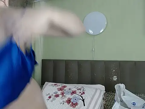 Kira Miler online show from February 11, 2025, 6:40 am