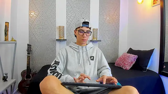 Nikolay Gregori online show from February 16, 2025, 10:43 am