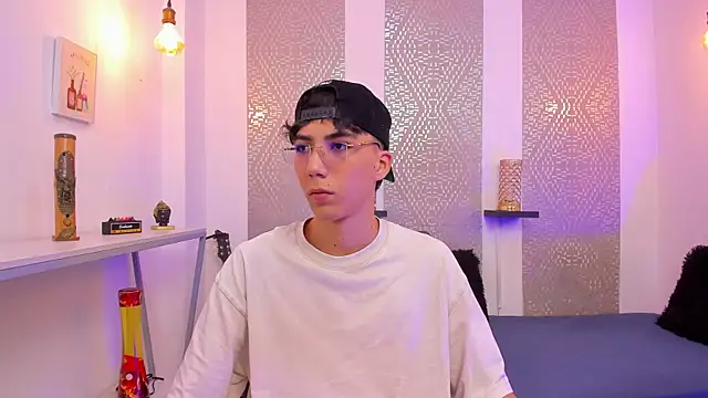 Nikolay Gregori online show from November 4, 2025, 4:11 am