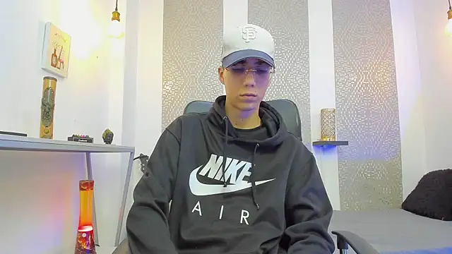 Nikolay Gregori online show from November 28, 2025, 4:26 am