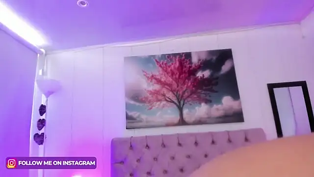 Snapshot of Julianaa_Castro_ chatting on January 21, 2025, 6:02 pm Julianaa Castro online show from January 21, 2025, 6:02 pm