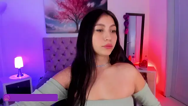 Snapshot of Julianaa_Castro_ chatting on March 4, 2025, 11:51 am Julianaa Castro online show from March 4, 2025, 11:51 am