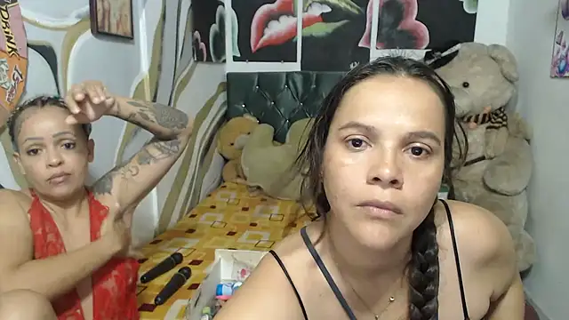 manzanahot9 online show from November 20, 2025, 3:07 am