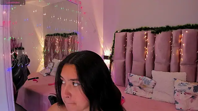 NikyBrookss online show from December 2, 2025, 1:28 pm