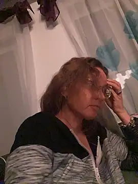 AnnikaRose online show from November 28, 2025, 6:49 am