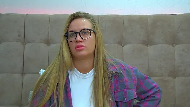 MariaNeumann online show from January 17, 2025, 6:12 pm