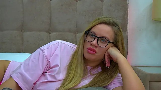 MariaNeumann online show from January 18, 2025, 10:39 pm