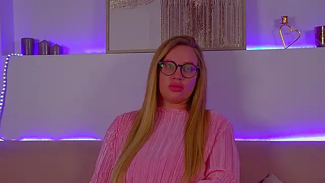 MariaNeumann online show from March 16, 2025, 1:17 am