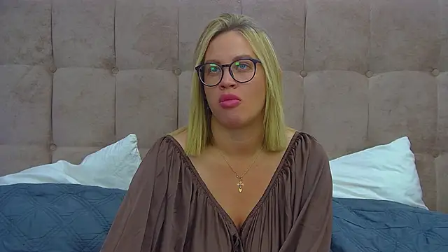 Snapshot of MariaNeumann chatting on November 29, 2025, 6:22 pm MariaNeumann online show from November 29, 2025, 6:22 pm