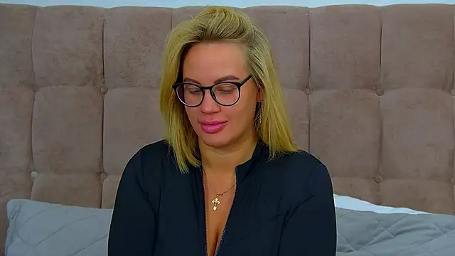 Snapshot of MariaNeumann chatting on January 15, 2026, 6:29 am MariaNeumann online show from January 15, 2026, 6:29 am