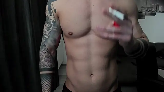 Snapshot of Richarddarell1 chatting on February 10, 2025, 5:47 am Richarddarell1 online show from February 10, 2025, 5:47 am