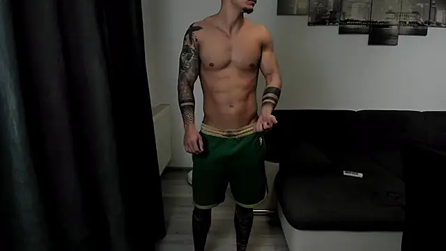 Snapshot of Richarddarell1 chatting on September 9, 2025, 5:29 am Richarddarell1 online show from September 9, 2025, 5:29 am