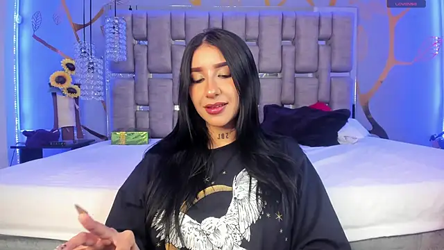 Leiaa  online show from January 4, 2025, 11:59 pm