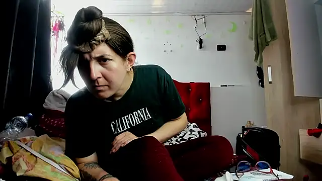 Sweet-Suck69 online show from March 18, 2025, 4:59 pm