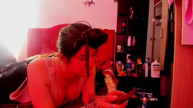 Sweet-Suck69 online show from November 18, 2025, 4:22 pm