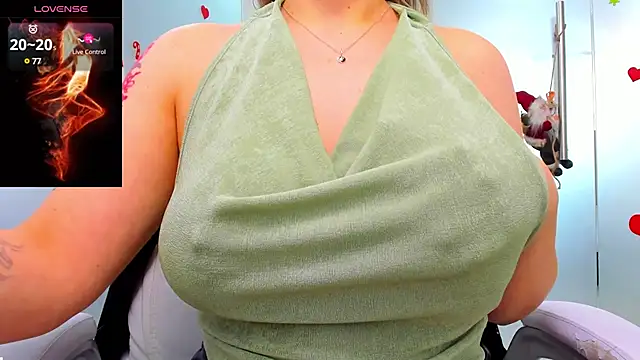 Snapshot of anyarosses chatting on December 11, 2024, 9:30 am anyarosses online show from December 11, 2024, 9:30 am