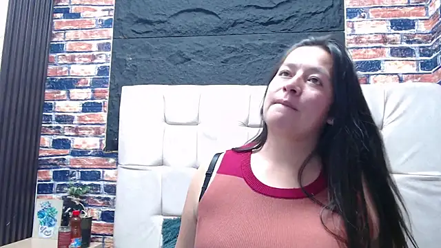 monickhot303av online show from February 25, 2026, 10:41 pm