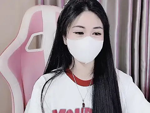 Snapshot of _Lygn__ chatting on February 23, 2025, 8:11 pm Lygn online show from February 23, 2025, 8:11 pm