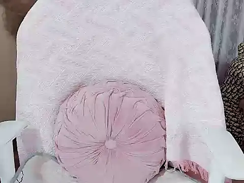 Snapshot of _Lygn__ chatting on September 13, 2025, 2:28 pm Lygn online show from September 13, 2025, 2:28 pm