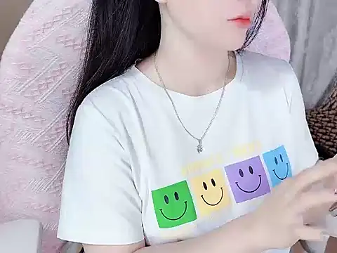 Snapshot of _Lygn__ chatting on October 12, 2025, 10:31 pm Lygn online show from October 12, 2025, 10:31 pm