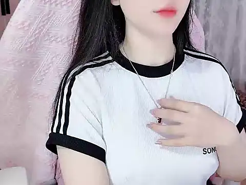 Snapshot of _Lygn__ chatting on October 31, 2025, 1:23 pm Lygn online show from October 31, 2025, 1:23 pm