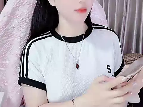 Snapshot of _Lygn__ chatting on November 25, 2025, 5:51 am Lygn online show from November 25, 2025, 5:51 am