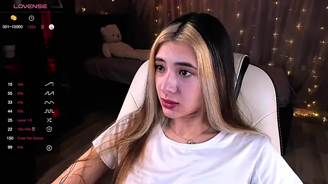 DarlaLike online show from February 3, 2025, 4:35 am