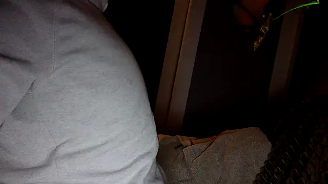 Snapshot of donhulio482 chatting on February 18, 2025, 2:16 am donhulio482 online show from February 18, 2025, 2:16 am