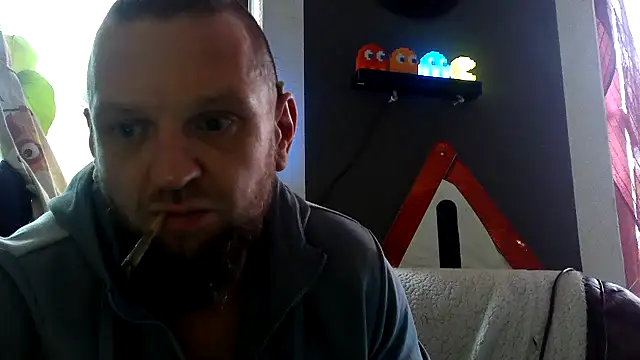 Snapshot of donhulio482 chatting on March 2, 2025, 9:42 am donhulio482 online show from March 2, 2025, 9:42 am