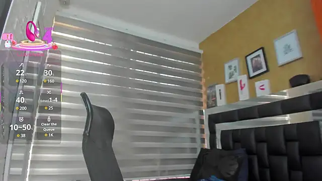 Snapshot of charlotte__G chatting on March 6, 2025, 12:52 pm charlotte G online show from March 6, 2025, 12:52 pm