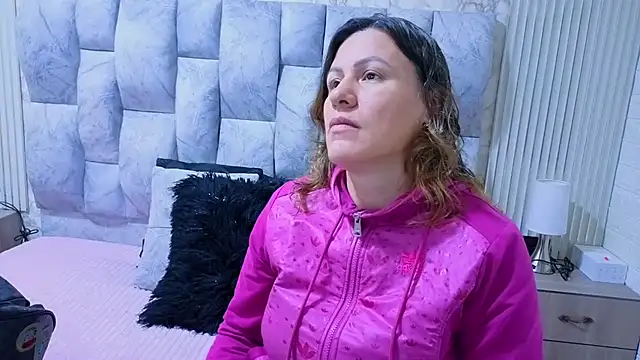 Snapshot of charlotte__G chatting on November 6, 2025, 11:33 am charlotte G online show from November 6, 2025, 11:33 am