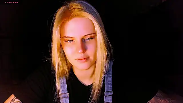 VoluptuousDreams online show from March 6, 2025, 4:38 pm