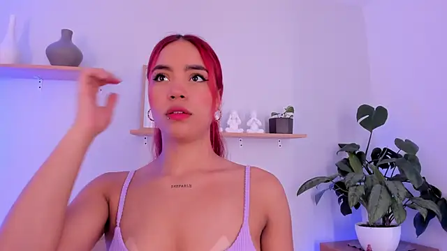 Scarlett Morgan  online show from February 5, 2025, 7:31 pm