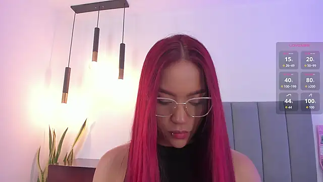 Scarlett Morgan  online show from November 22, 2025, 8:41 pm