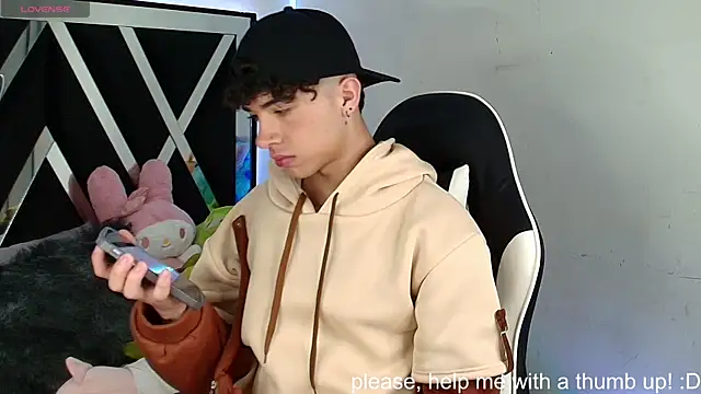 Snapshot of Niico_Cruz chatting on January 7, 2025, 1:28 am Niico Cruz online show from January 7, 2025, 1:28 am