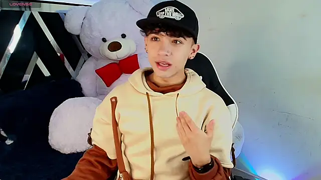 Snapshot of Niico_Cruz chatting on February 14, 2025, 4:37 am Niico Cruz online show from February 14, 2025, 4:37 am