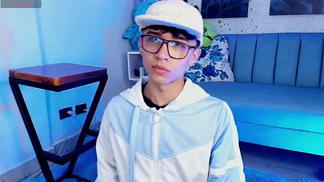 Snapshot of Niico_Cruz chatting on March 8, 2025, 1:25 pm Niico Cruz online show from March 8, 2025, 1:25 pm